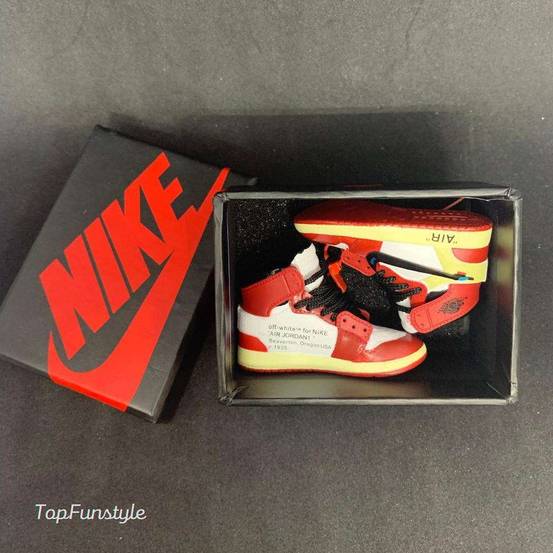 Réplique détaillée des Nike Air Jordan Off-White Chicago en miniature - objet de collection unique