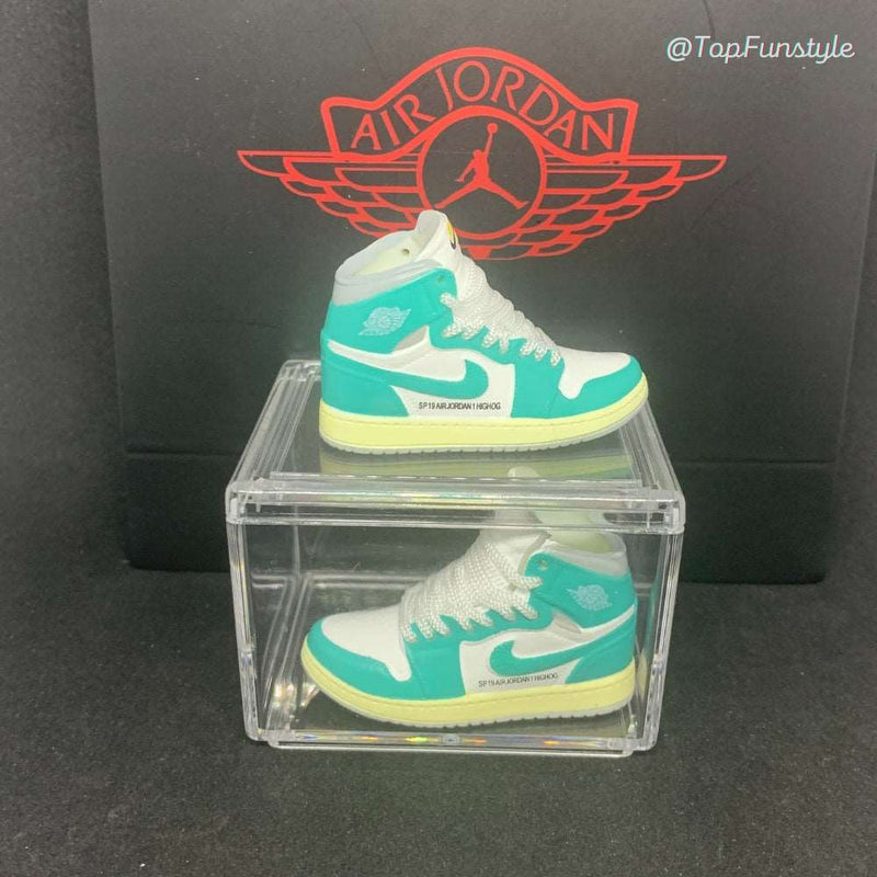 Petite réplique des Nike Air Jordan Tiffany - accessoire de collection pour les passionnés de mode