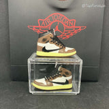 Mini Air Jordan Travis Scott - objet de collection pour passionnés de chaussures Nike