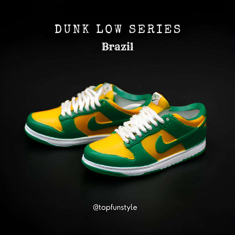 Mini Sneakers Nike Dunk Low - cadeau idéal pour les passionnés de Air Jordan