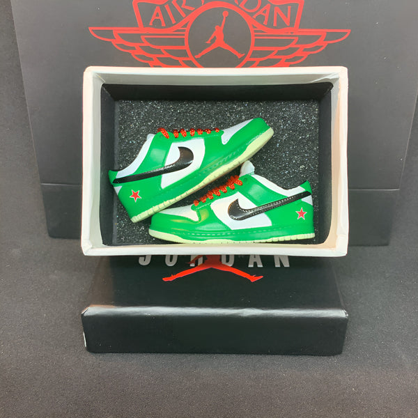 Mini-Sneaker Nike Dunk Low Grün 7 Up/Mokka<br> 3D-Miniaturen-Kit